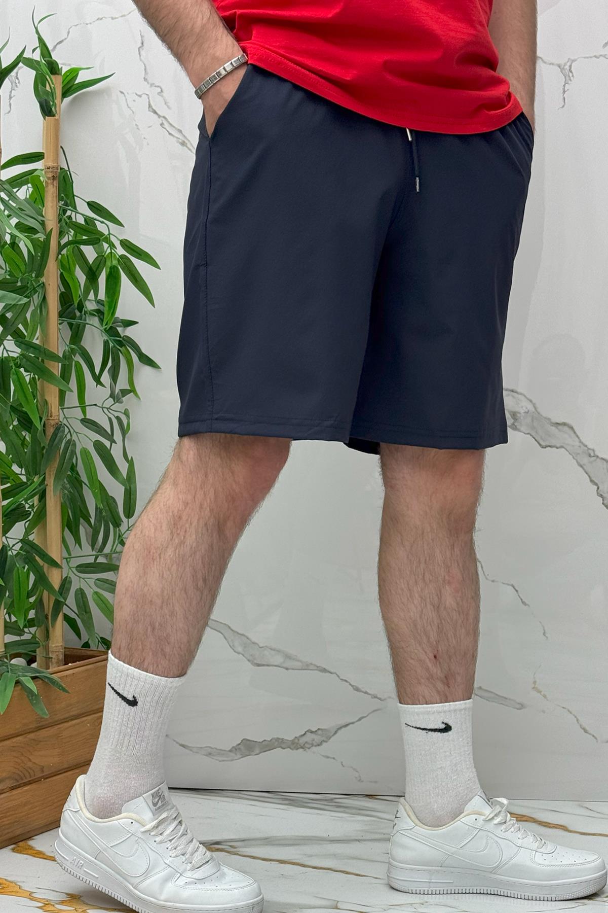 Erkek Likralı Rahat Kesim Tiril Tiril Paraşüt Kumaş Şort - Lacivert