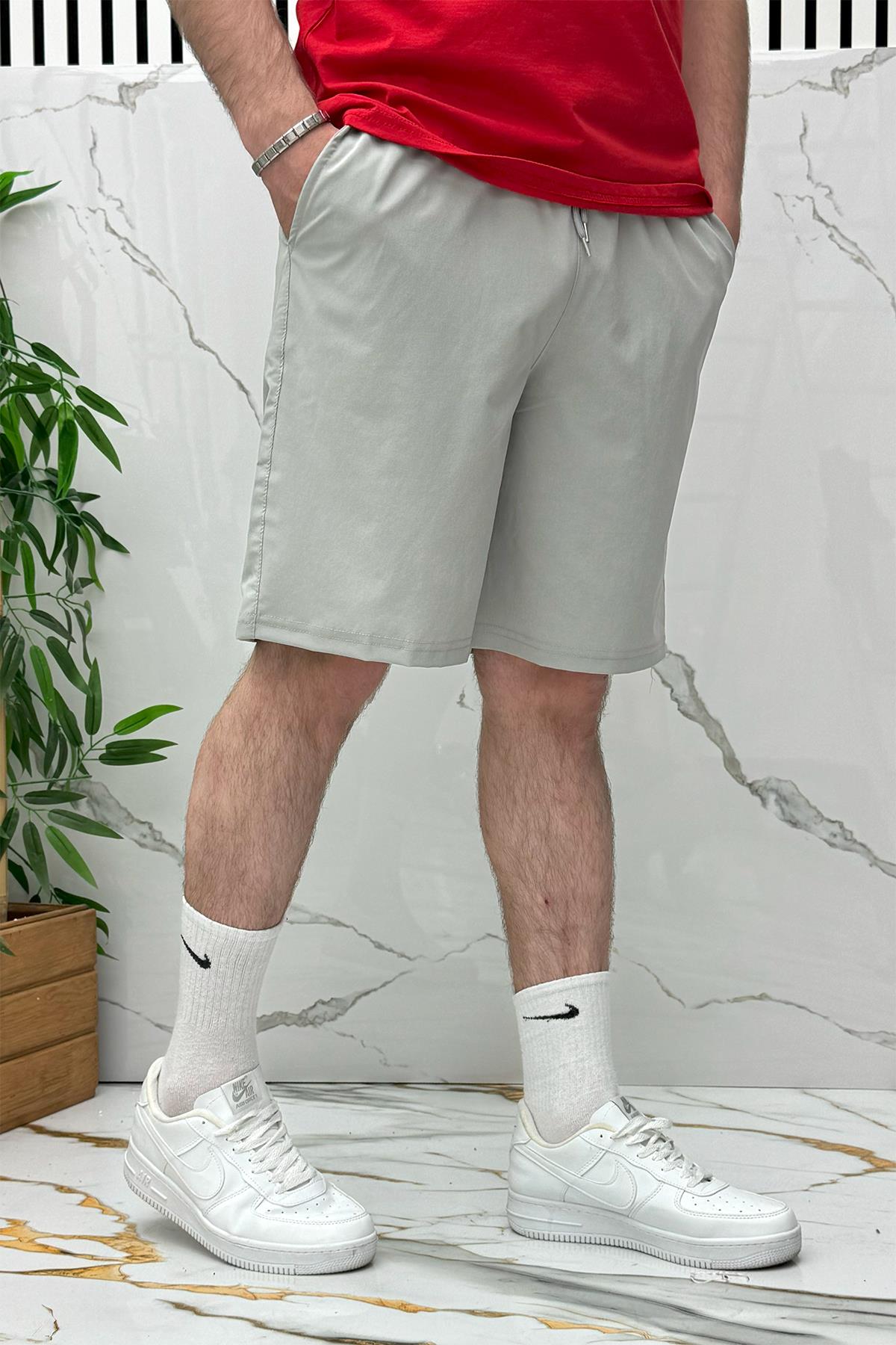 Erkek Likralı Rahat Kesim Tiril Tiril Paraşüt Kumaş Şort - Gri